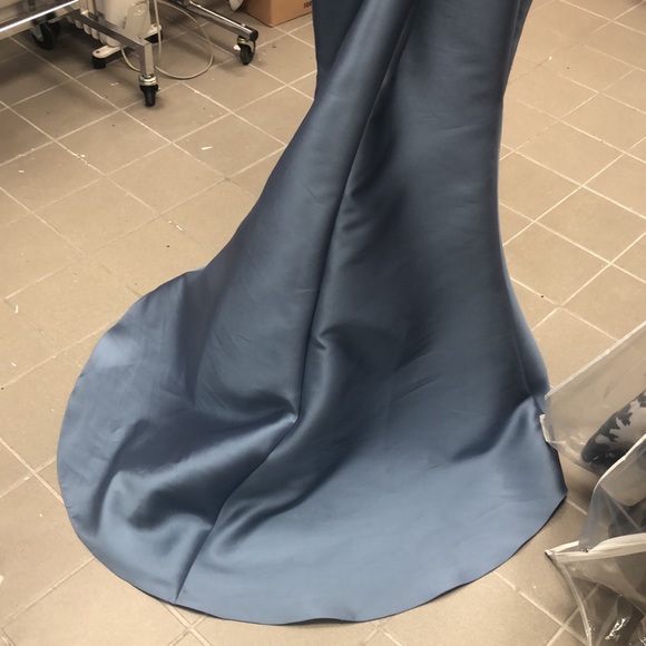 Elegant long evening dress - Picture 4 of 8